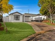 SPACIOUS FAMILY HOME WITH MULTI PURPOSE ROOM IN A MUDGEERABA