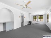 Spacious Family Home with Pool – Close to Caves Beach