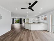 Spacious family home with pool in the heart of Elanora