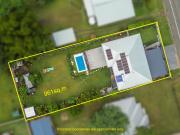 SPACIOUS FAMILY HOME WITH POOL, SOLAR WITH LOADS OF...