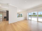 Spacious Family Home with Pool & Water Views in Balmoral...