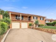 Spacious Family Home with Stunning Views!