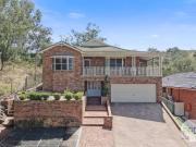 Spacious Family Home with Stunning Views!