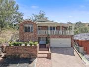 Spacious Family Home with Stunning Views!