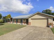 SPACIOUS FAMILY LIVING IN A PRIME RUTHERFORD LOCATION!