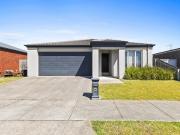 Spacious Family Living in a Quiet Court Setting