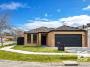Spacious Family Living in a Sought After Beaconsfield Pocket