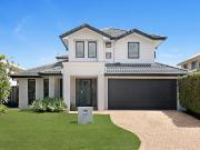 SPACIOUS FAMILY LIVING IN THE HEART OF RUNAWAY LAGOONS