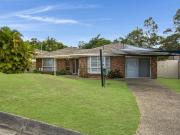 Spacious Family Oasis in Prime Worongary Location – Room...