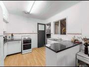 Spacious Family Retreat in Geebung Nature at Your Back Door!