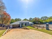 Spacious Family Retreat on Half an Acre