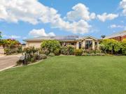 Spacious Family Sanctuary with Glorious Garden