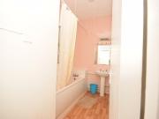 Spacious four Bedroom Apartment in Kensington Has an...