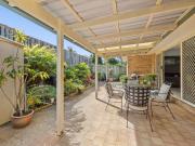 Spacious Freehold Villa minutes to Buderim Village