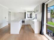 Spacious Freshly Renovated Family Home in Parkwood 3 Bed...