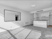 Spacious furnished apartment just steps away from Swan...