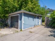 spacious garage for rent in hamilton parking or storage!