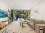Spacious Garden Apartment in an Architecturally Designed... Spacious Garden Apartment in an Architecturally Designed...