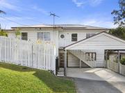 Spacious Greenslopes Gem for Rent with City Views!