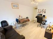 Spacious GROUND FLOOR 1 bed flat with PRIVATE GARDEN....