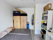 Spacious GROUND FLOOR 1 bed flat with PRIVATE GARDEN....