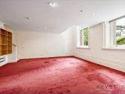 Spacious Heritage Apartment