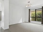 SPACIOUS HOME IN WERRIBEE SOUTH LOCATION