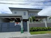 Spacious House and Lot for Sale in BF Homes Paranaque...