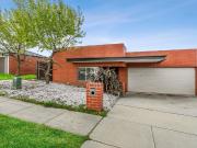 Spacious Indoor & Outdoor Family Living in Bonner