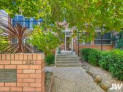 Spacious & Light Filled South Yarra Retreat with...