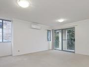 Spacious & Modern 1 Bedroom Apartment in Prime Location