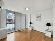 Spacious & Modern 2 Bedroom Apartment