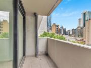 Spacious & Modern 2 Bedroom Apartment with City Views...