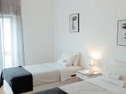 Spacious & Modern 3 bedroom Apartment
