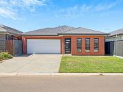 Spacious & Modern 4 Bedroom Family Home in Prime...