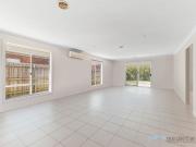 Spacious & Modern 4 Bedroom Family Home in Wyndham Vale