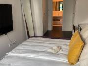 Spacious, modern flat near Spree river with parking...