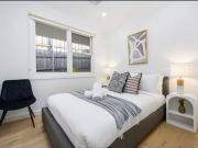 Spacious & Modern furnished house close to Lindfield...