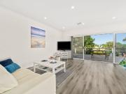 Spacious & Modern Retreat with Stunning Ocean Views 3 8...