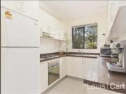 Spacious Modern Top Floor Apartment with Park View