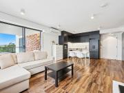 Spacious New York Style One Bedroom Apartment in...