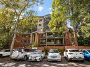 Spacious North East Facing 3 Bedroom Apartment