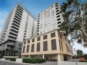 Spacious North Facing Apartment in Ideal Location