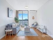 Spacious North West Facing Apartment with Abundant...