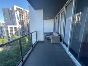 Spacious One Bedder, with large balcony & Car space