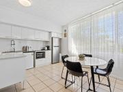 Spacious One Bedroom Apartment in Varsity Lakes'...