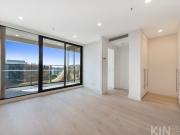 SPACIOUS ONE BEDROOM APARTMENT WITH CITY VIEWS SPACIOUS ONE BEDROOM APARTMENT WITH CITY VIEWS