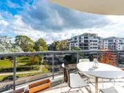 Spacious One Bedroom Apartment with Park View