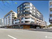Spacious One Bedroom Apartment with Study