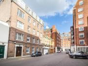 Spacious One Bedroom Flat in Mayfair